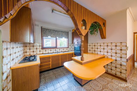Property photo of 32 Calembeena Avenue Hughesdale VIC 3166