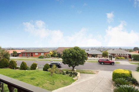 Property photo of 22 Monkhouse Drive Endeavour Hills VIC 3802