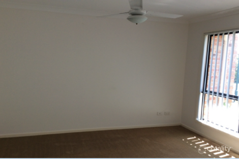 19 Resi Dr, Regents Park, QLD 4118