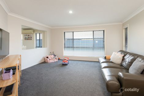 Property photo of 5 Taske Rise Pacific Pines QLD 4211
