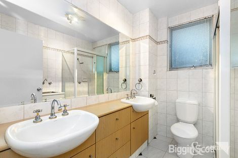 Property photo of 2/425 Toorak Road Toorak VIC 3142