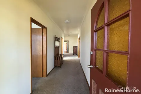 Property photo of 21 Talinga Place Orange NSW 2800