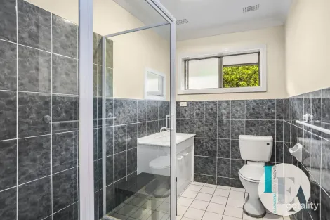 Property photo of 2/2 Robwald Avenue Coniston NSW 2500