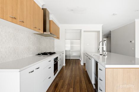 Property photo of 18 Magellan Crescent Werribee VIC 3030