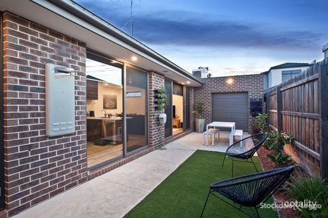 Property photo of 2/4 Glencairn Avenue Deer Park VIC 3023