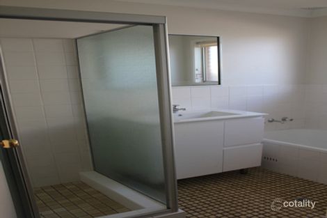 Property photo of 1 Evelyn Close Wetherill Park NSW 2164