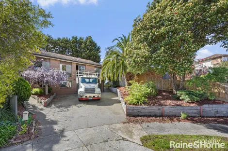 Property photo of 12 Kelman Court Westmeadows VIC 3049