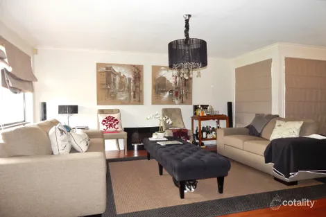 Property photo of 2 Tebbutt Court Mill Park VIC 3082