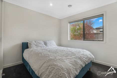 Property photo of 10 Bayrise Road Point Cook VIC 3030