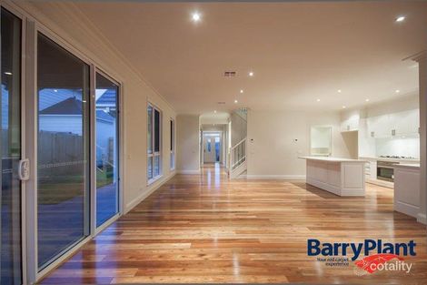 Property photo of 9/14 Avard Court Berwick VIC 3806