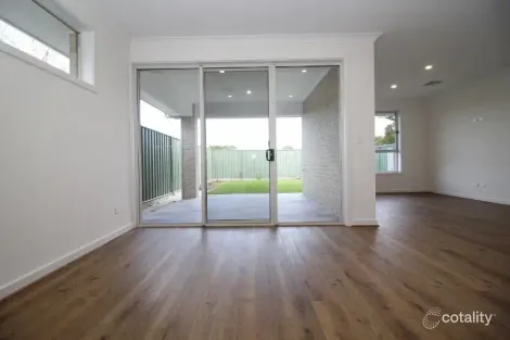 Property photo of 8 Maidos Grove Valley View SA 5093