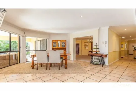 Property photo of 7 Lightwood Place Sinnamon Park QLD 4073