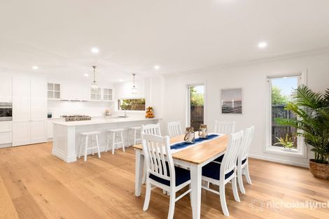 Property photo of 18 Mount Eliza Way Mount Eliza VIC 3930