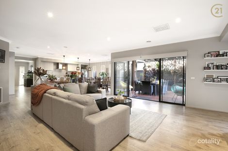 Property photo of 9 Lehmann Grove Pakenham VIC 3810