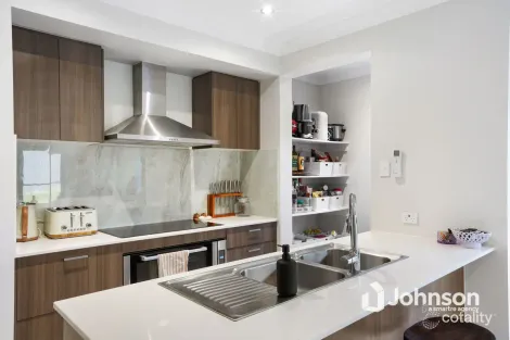 Property photo of 121 Fairbourne Terrace Pimpama QLD 4209