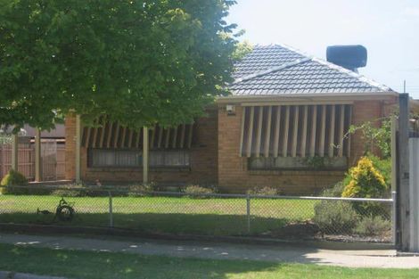 2 Gish Ct, Hadfield, VIC 3046