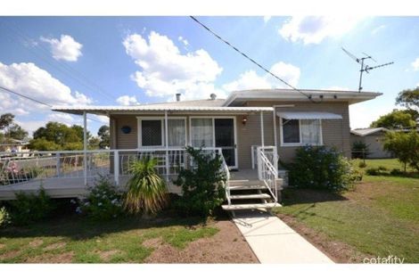 25 Queen St, Oakey, QLD 4401