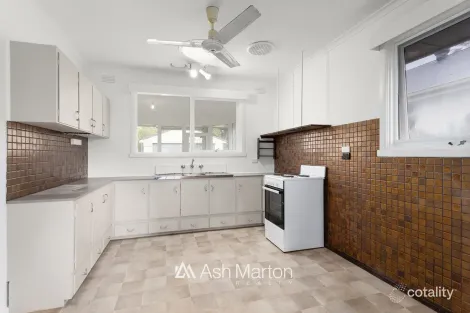 Property photo of 27 Glenelg Avenue Frankston VIC 3199