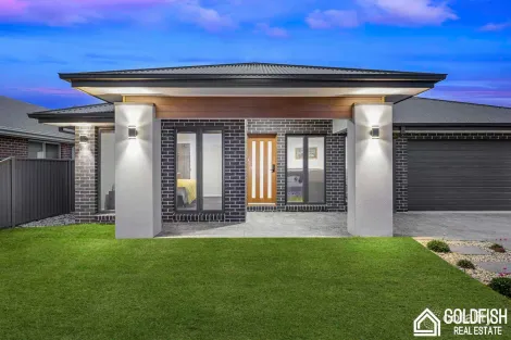 Property photo of 25 Marxsen Parade Lucas VIC 3350