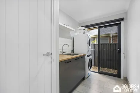 Property photo of 25 Marxsen Parade Lucas VIC 3350