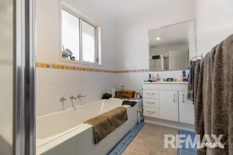 Property photo of 69 Veale Street Ashmont NSW 2650