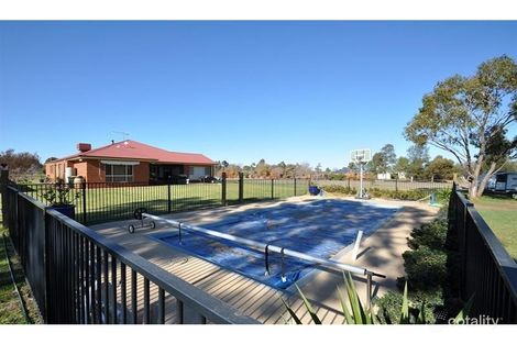 Property photo of 25 Torryburn Way Dubbo NSW 2830