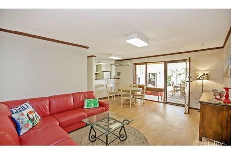 Property photo of 16 Gladman Way Karrinyup WA 6018