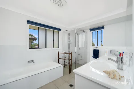 Property photo of 18 Amber Close Armidale NSW 2350