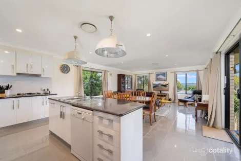 Property photo of 18 Amber Close Armidale NSW 2350