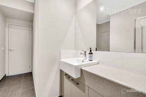 Property photo of 2/26-28 Boldrewood Parade Reservoir VIC 3073