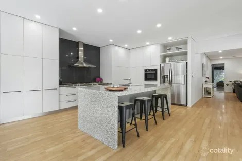Property photo of 3 Turtle Close Clifton Beach QLD 4879