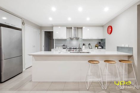 Property photo of 5 Hayton Park Boulevard Cranbourne West VIC 3977