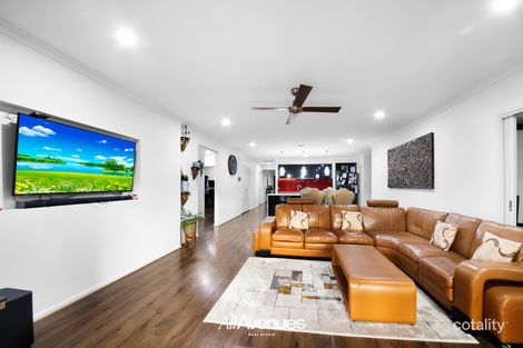 Property photo of 28 Serpells Way Cranbourne East VIC 3977