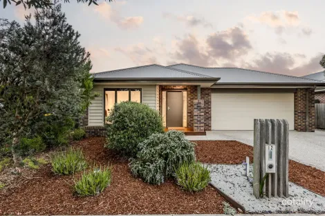 12 Bridgewater Cct, Armstrong Creek, VIC 3217