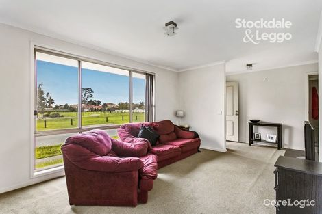 Property photo of 4 Loganberry Close Cranbourne North VIC 3977