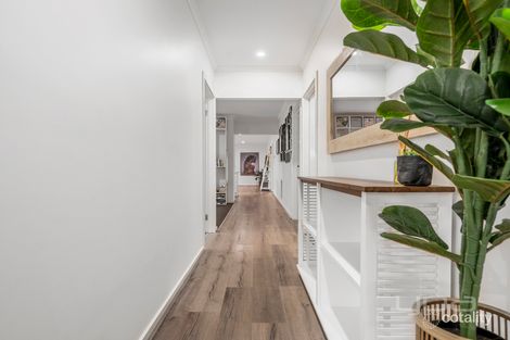 Property photo of 27 Somerset Road Thornhill Park VIC 3335