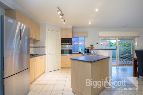 Property photo of 17 St Johns Wood Lake Gardens VIC 3355