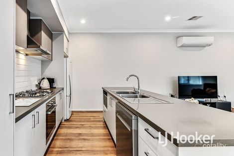 Property photo of 12 Corbin Walk Officer South VIC 3809
