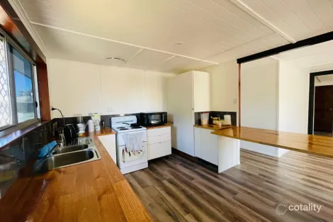 Property photo of 23 Brock Crescent Dysart QLD 4745