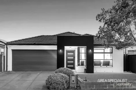Property photo of 16 Garig Way Tarneit VIC 3029