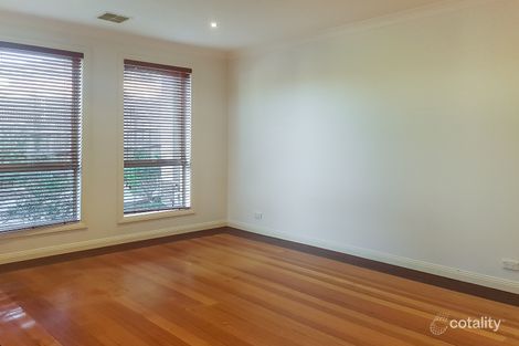 Property photo of 2/67 Russell Crescent Doncaster East VIC 3109