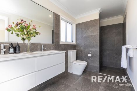 Property photo of 15 Mullagh Crescent Boorooma NSW 2650