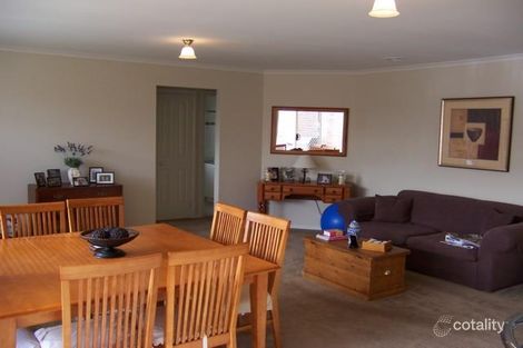 Property photo of 3 Robusta Avenue Cranbourne VIC 3977