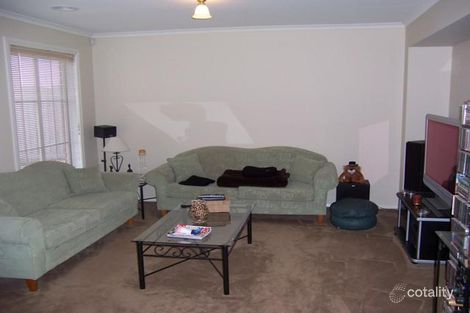 Property photo of 3 Robusta Avenue Cranbourne VIC 3977