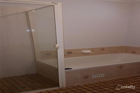 2 Safari Ct, Hallett Cove, SA 5158