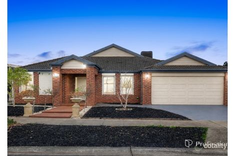 34 COBAW CCT, CAROLINE SPRINGS, VIC 3023