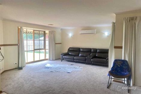 Property photo of 14 Lexcen Close Berwick VIC 3806