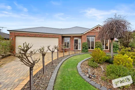 Property photo of 22 Piccadilly Court Narre Warren South VIC 3805