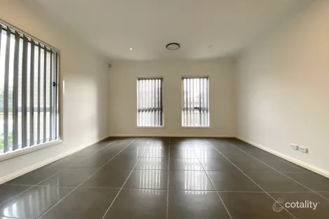 Property photo of 80 Kerrigan Crescent Elderslie NSW 2570