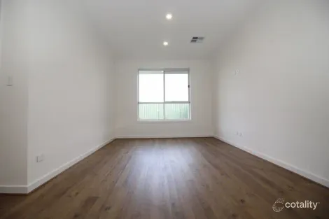Property photo of 8 Maidos Grove Valley View SA 5093